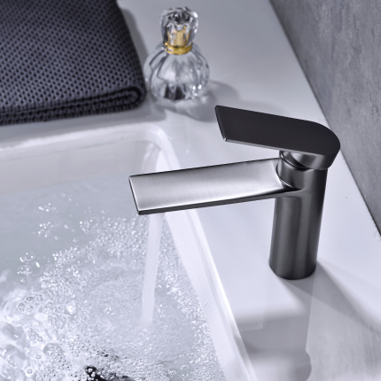 Смеситель для раковины LUSSO Urban Black