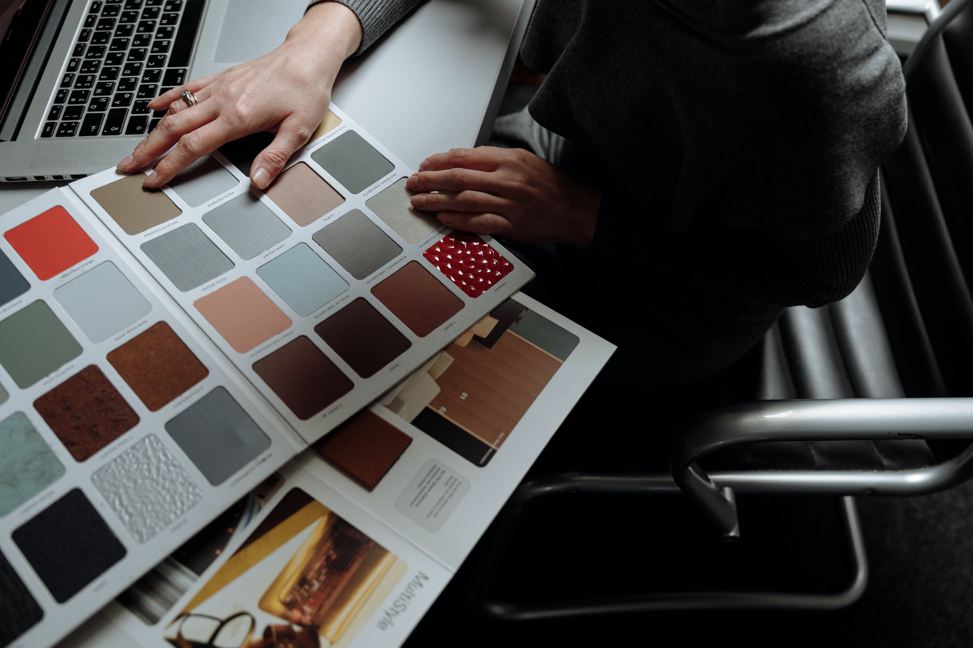 pexels-photo-5582595 (1).jpeg (405 KB)